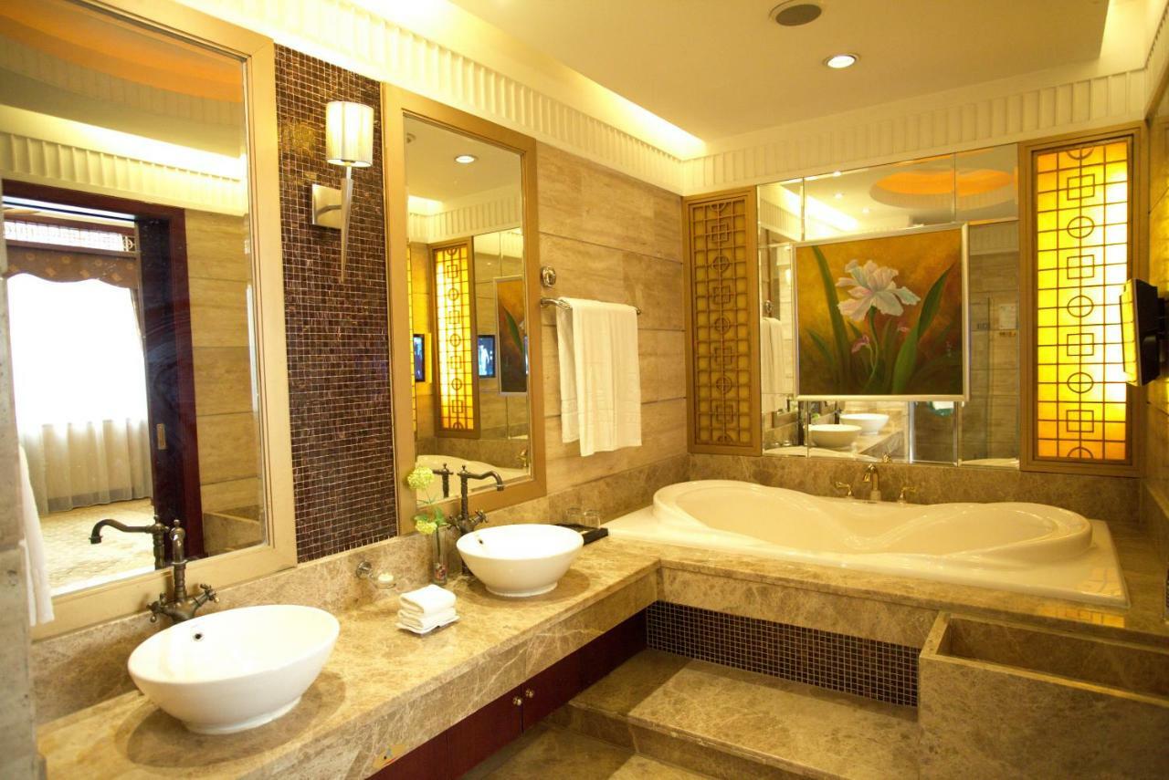 Hotel Harbour Metropolis Foshan Exterior foto